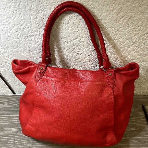 Elliot Lucca Leather Tote.  Can fit in a medium size laptop.  Great work bag. - Picture 2 of 5